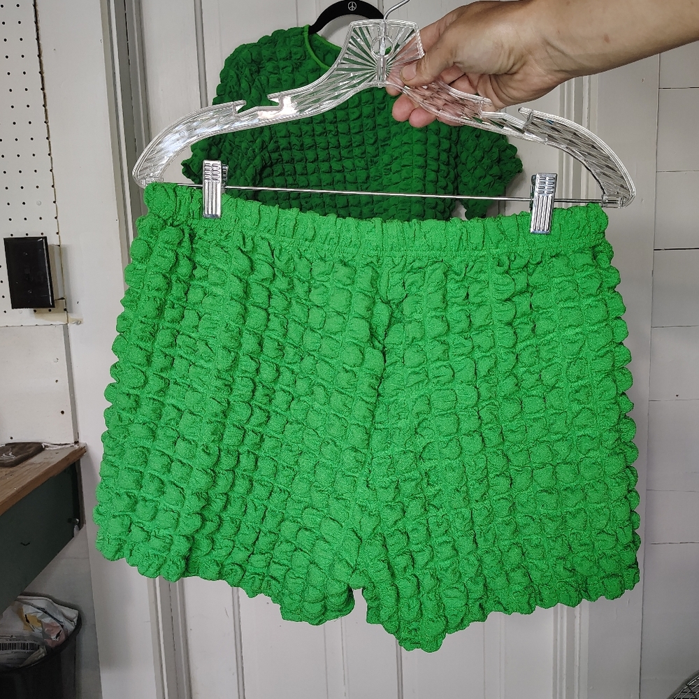 Cute And Flirty Two Piece Green Set Size XL - Picture 2 of 8